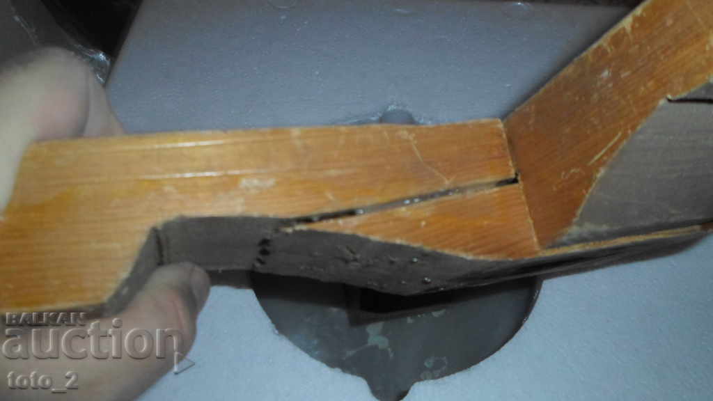 Auction OLD WOODEN STAND / CHRISTMAS TREE STAND - DISCOUNT! Auction OLD WOODEN STAND / CHRISTMAS TREE STAND - DISCOUNT!