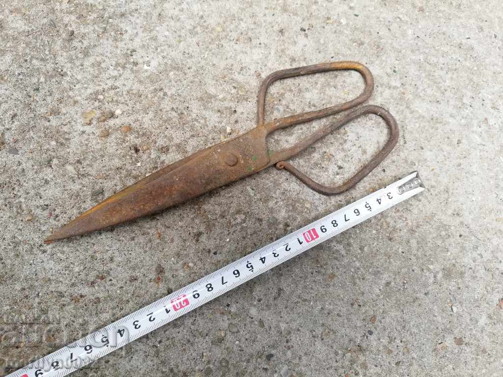 Delivery of Renaissance forged scissors, wrought iron Delivery of Renaissance forged scissors, wrought iron