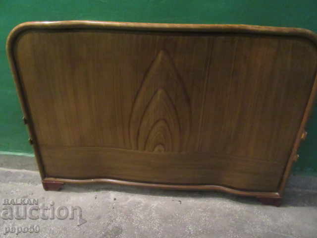 Delivery of OLD BEAUTIFUL METAL FRONT BED Delivery of OLD BEAUTIFUL METAL FRONT BED