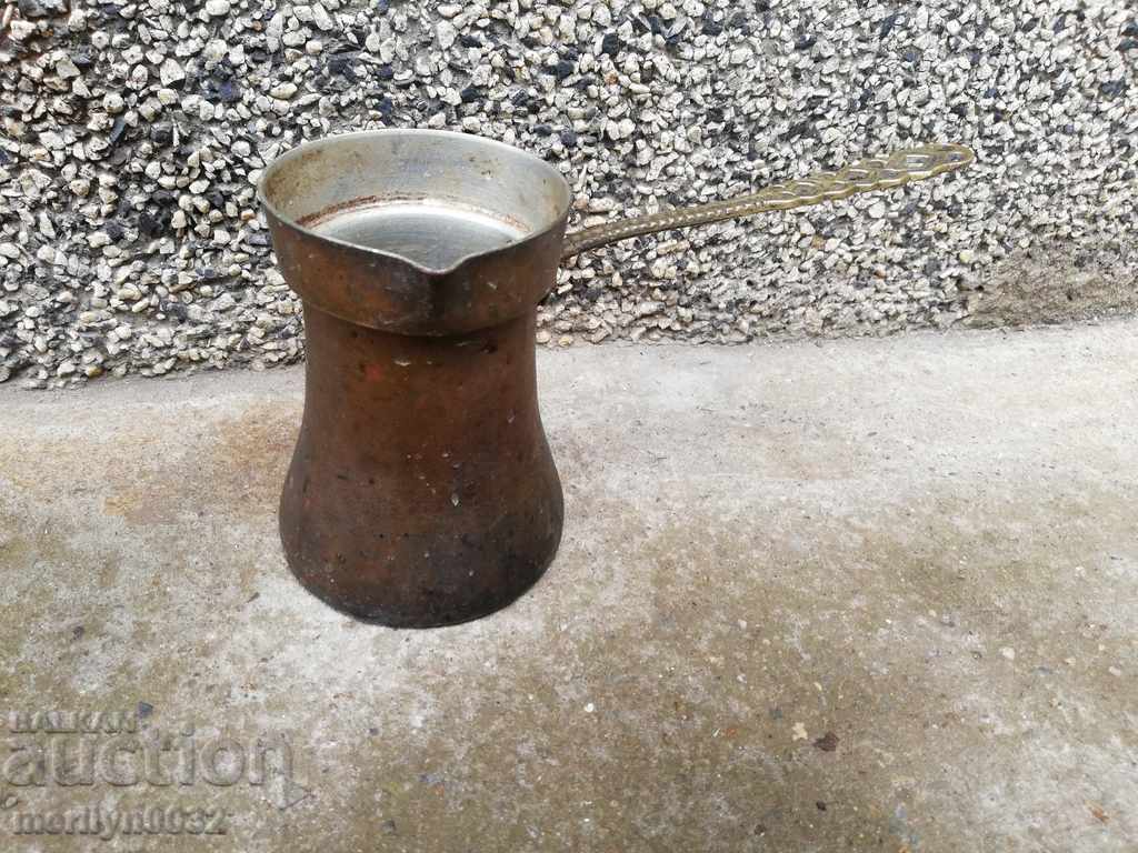 Old copper tin, coffee, baker, copper pot with price 47.00 BGN | € 24.03 Old copper tin, coffee, baker, copper pot with price 47.00 BGN | € 24.03