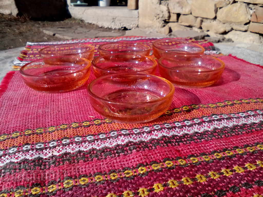 Стари чинийки за сладко с цена 20.00 лв. | € 10.23 Стари чинийки за сладко с цена 20.00 лв. | € 10.23