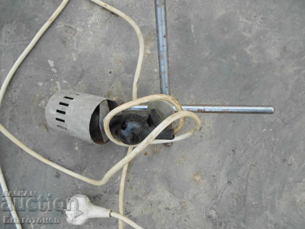 Auction Old industrial lamp Auction Old industrial lamp