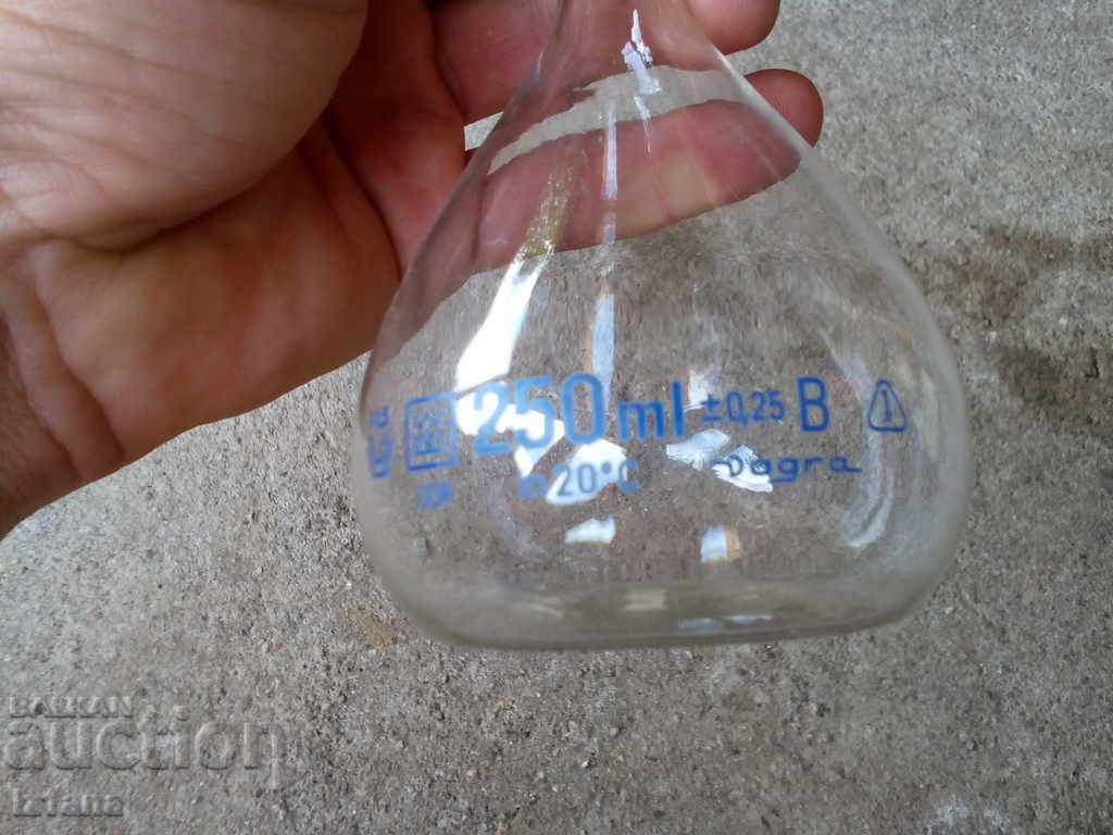 Old flask Dagra 250 - 5 Old flask Dagra 250 - 5