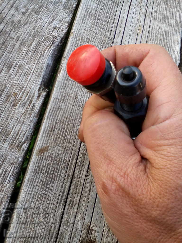 Delivery of Old buss, busses Delivery of Old buss, busses