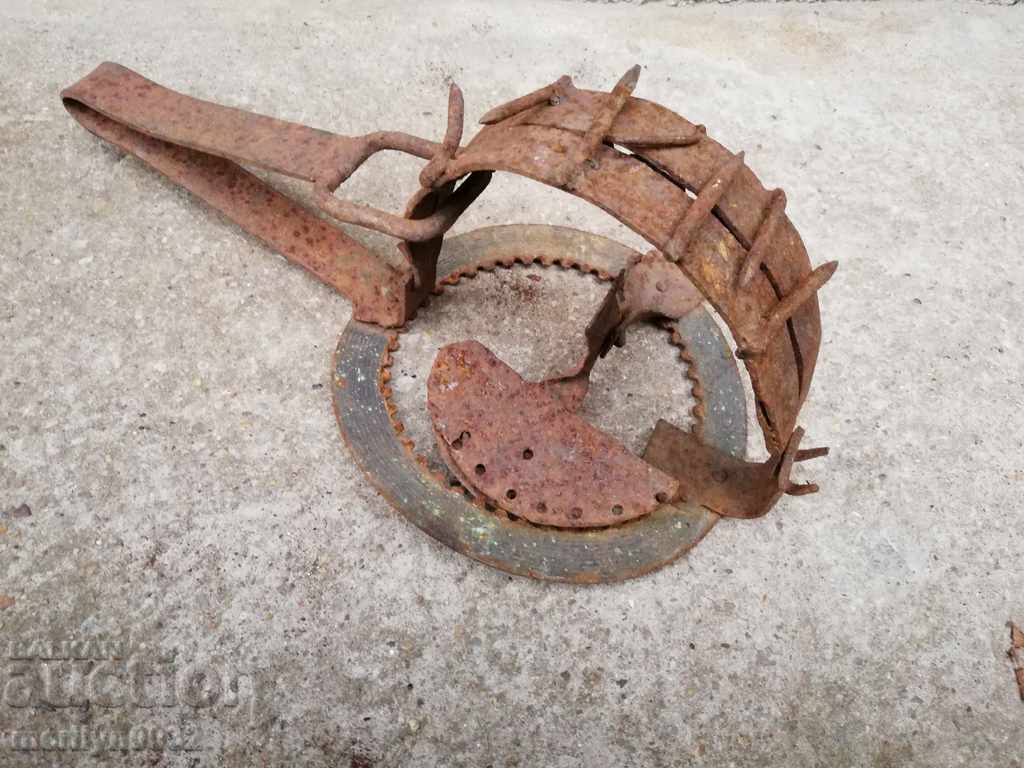 Hand forged trap with wrought iron spikes with price 49.00 BGN | € 25.05 Hand forged trap with wrought iron spikes with price 49.00 BGN | € 25.05