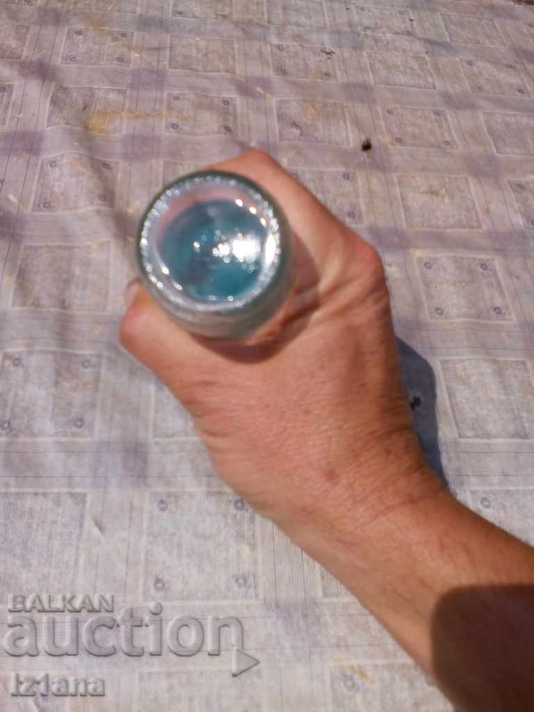 Auction  An old jar of spices