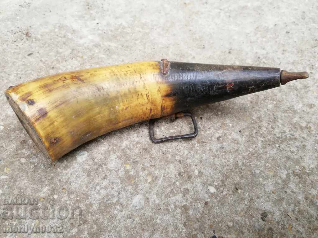 Delivery of Ancient horned horn powder magazine for a rifle, Pishtov Delivery of Ancient horned horn powder magazine for a rifle, Pishtov