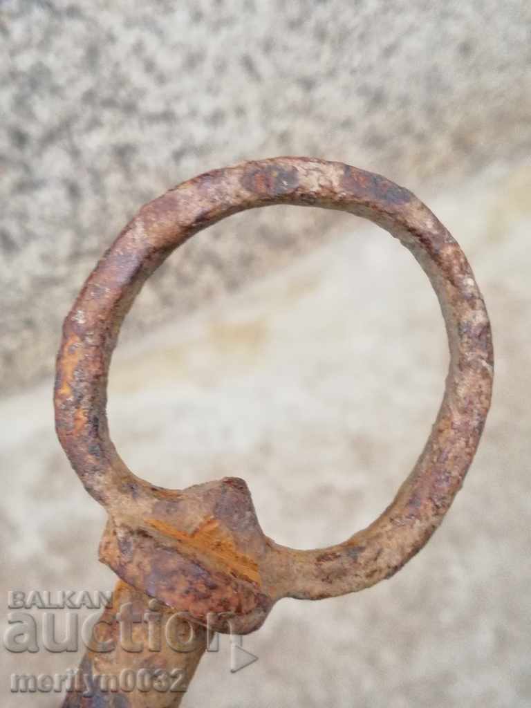 Delivery of Ancient handwheel key Delivery of Ancient handwheel key