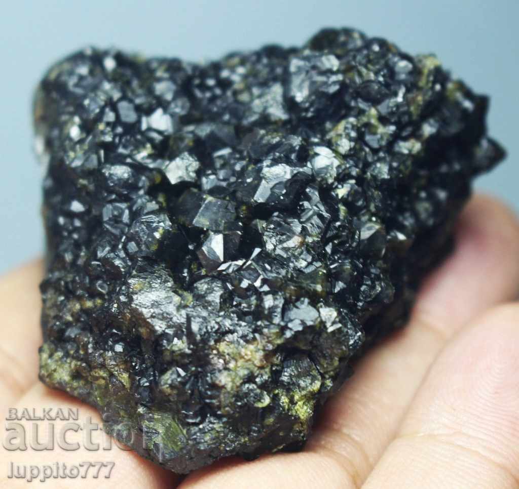 garnish anadrite of a mineral matrix - 7 garnish anadrite of a mineral matrix - 7