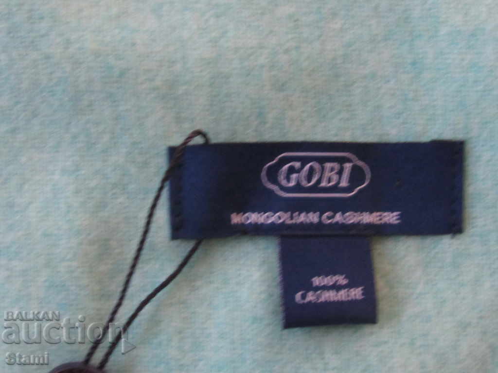 Delivery of Fine scarf 100% cashmere, mint color, Mongolia Delivery of Fine scarf 100% cashmere, mint color, Mongolia