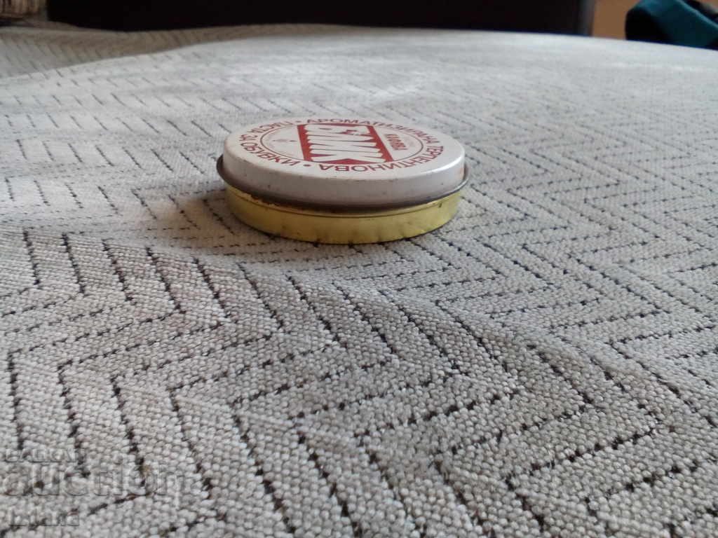 Auction  Box of shoe paint BLIK Brown