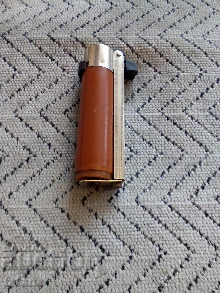 An old lighter with price 5.00 BGN | € 2.56 An old lighter with price 5.00 BGN | € 2.56
