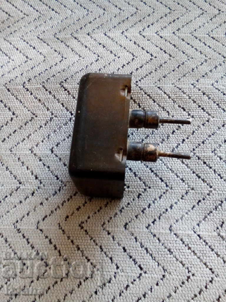 Old antenna coordinating device with price 5.00 BGN | € 2.56 Old antenna coordinating device with price 5.00 BGN | € 2.56