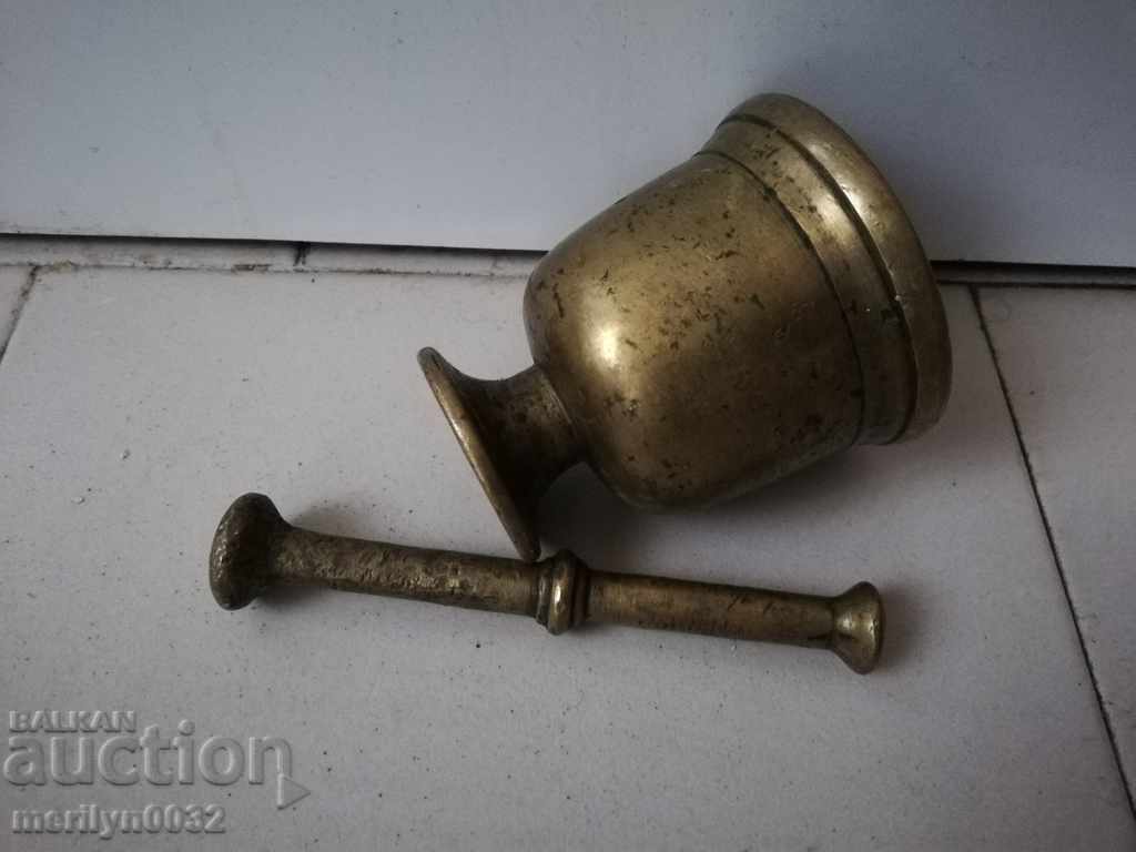 Δημοπρασία Παλαιό χάλκινο κονίαμα, σφυρί με σφυρί Δημοπρασία Παλαιό χάλκινο κονίαμα, σφυρί με σφυρί