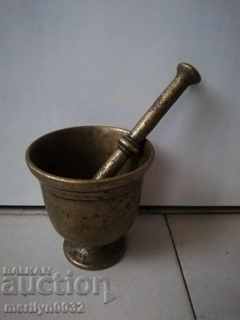 Παράδοση Παλαιό χάλκινο κονίαμα, σφυρί με σφυρί Παράδοση Παλαιό χάλκινο κονίαμα, σφυρί με σφυρί