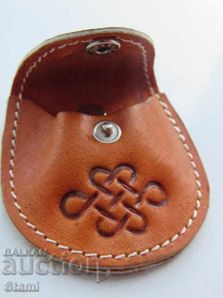 Γνήσια δερμάτινη μπρελόκ από τη σειρά Μογγολίας-18 με τιμή 6.50 BGN | € 3.32 Γνήσια δερμάτινη μπρελόκ από τη σειρά Μογγολίας-18 με τιμή 6.50 BGN | € 3.32