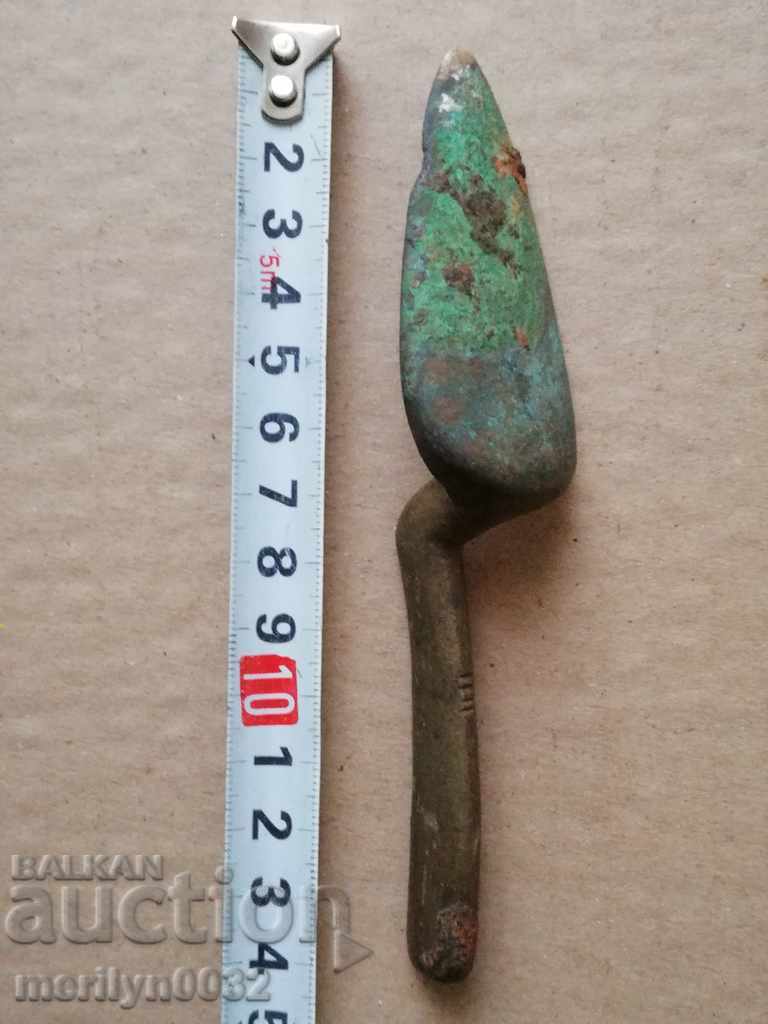 Delivery of Renaissance bronze napkin with initials