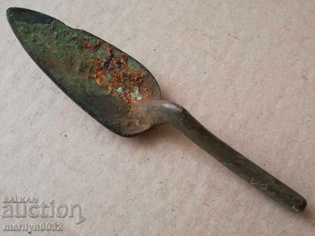 Renaissance bronze napkin with initials - 7