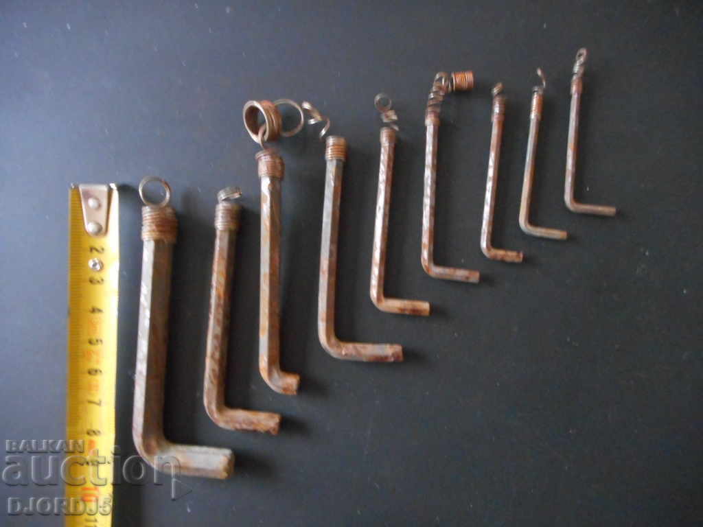 Licitație Chei de ștergere, alfabete