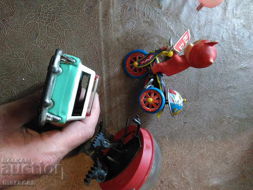 Delivery of Lot of old toys