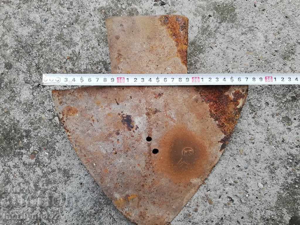 Old wagon plow, plow, lump with the Skoda logo - 5 Old wagon plow, plow, lump with the Skoda logo - 5