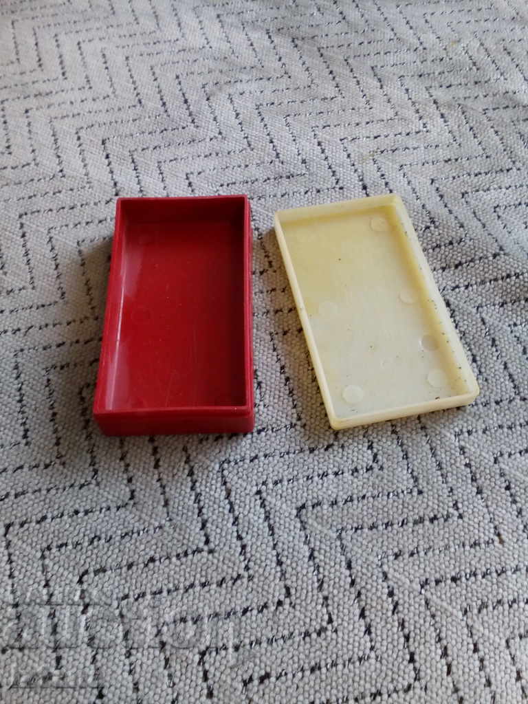 O cutie veche de cleme de hârtie - 6 O cutie veche de cleme de hârtie - 6