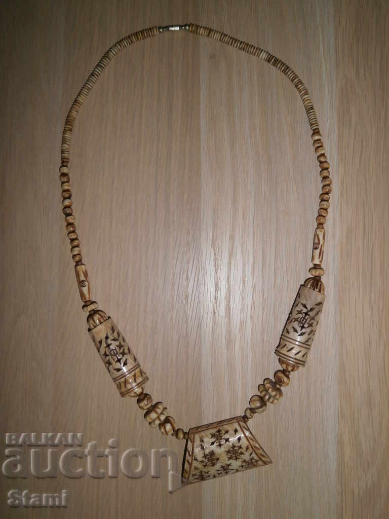 Grunge necklace of camel bone