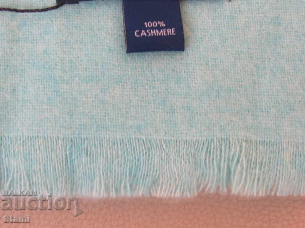 Licitație Eșarfă fină 100% cașmir, culoare mentă, Mongolia Licitație Eșarfă fină 100% cașmir, culoare mentă, Mongolia