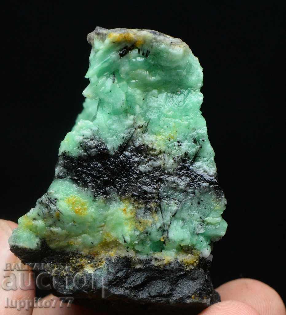 emerald emerald beryl of a matrix unique - 5 emerald emerald beryl of a matrix unique - 5