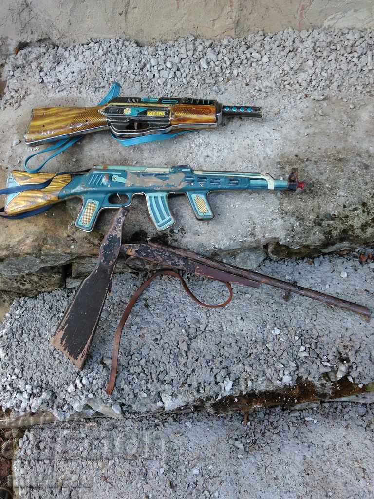 Children's toys old models with price 55.00 BGN | € 28.12