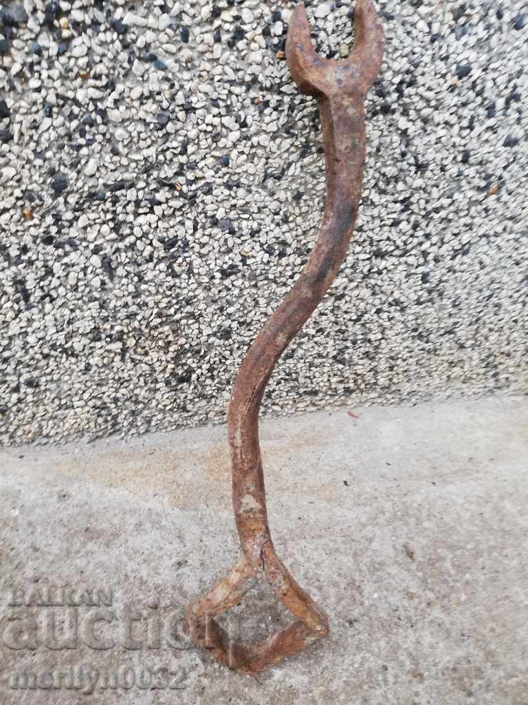 Auction Old forged key wagon forged iron tool Auction Old forged key wagon forged iron tool