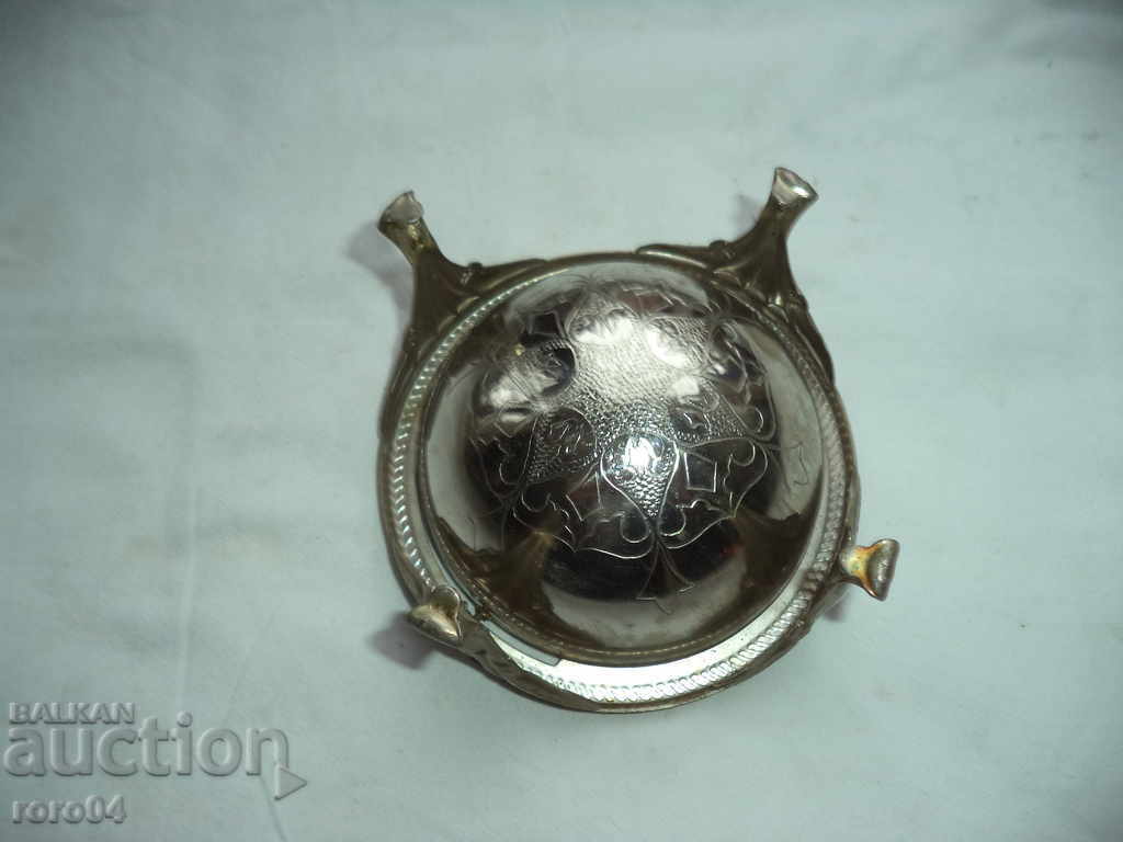 Auction INTERESTING OLD OIL / SWEET CONTAINER Auction INTERESTING OLD OIL / SWEET CONTAINER