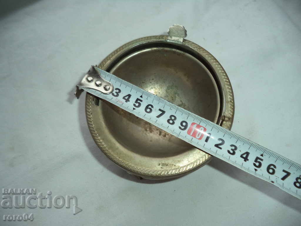 Delivery of INTERESTING OLD OIL / SWEET CONTAINER Delivery of INTERESTING OLD OIL / SWEET CONTAINER