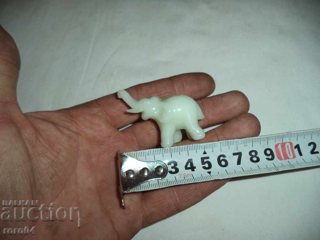 OLD GLASS SCULPTURE ON SLOPE - 6 OLD GLASS SCULPTURE ON SLOPE - 6