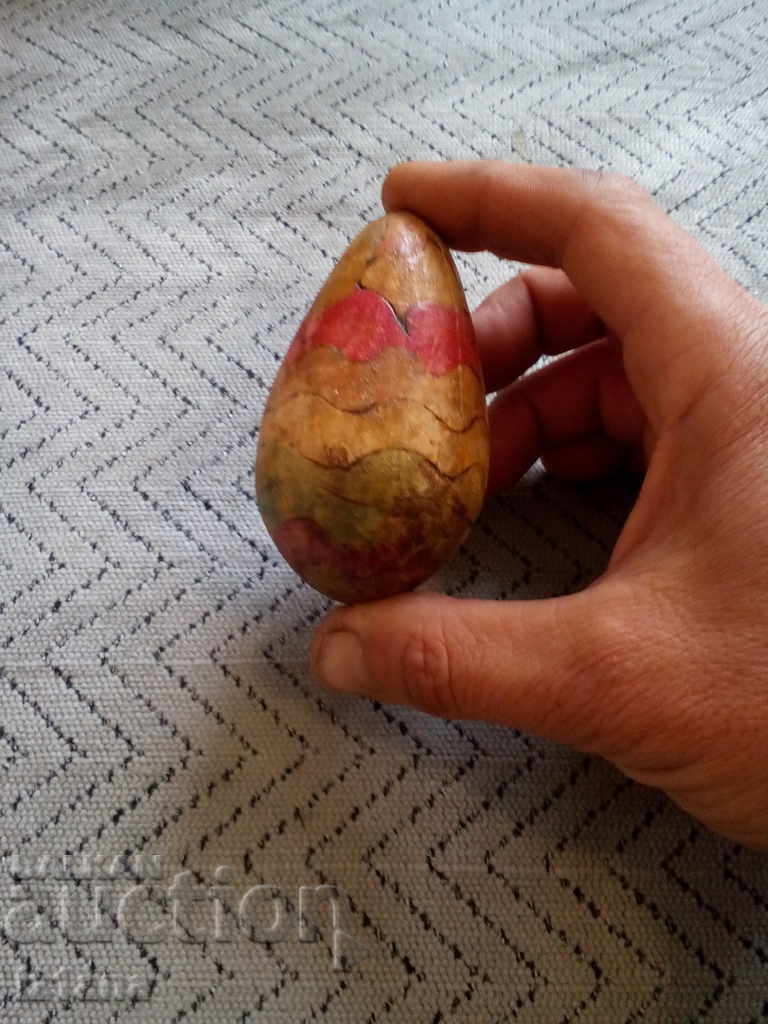 Auction  Old wooden egg