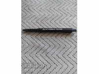 Ένα παλιό στυλό, ένα στυλό, ένα χαλύβδινο στυλό Pernik
