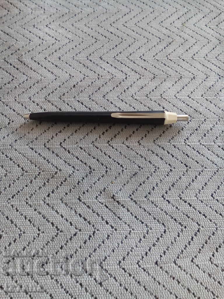 Ένα παλιό στυλό, ένα στυλό, ένα στυλό