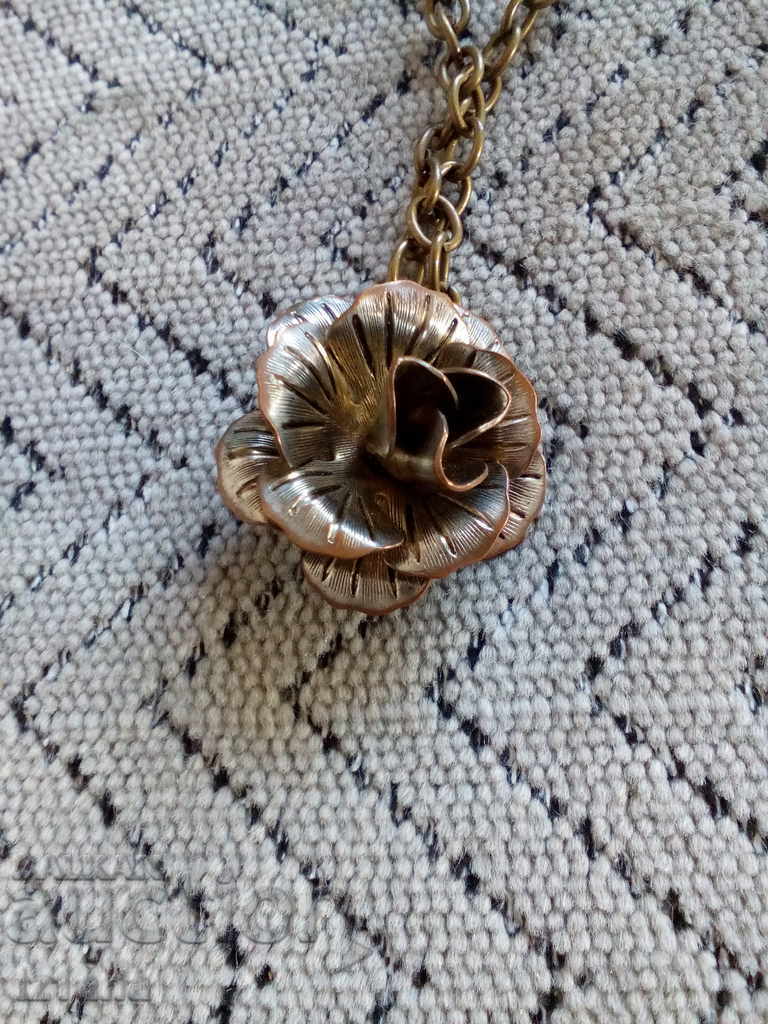 An old necklace, a necklace, a necklace with price 15.00 BGN | € 7.67 An old necklace, a necklace, a necklace with price 15.00 BGN | € 7.67