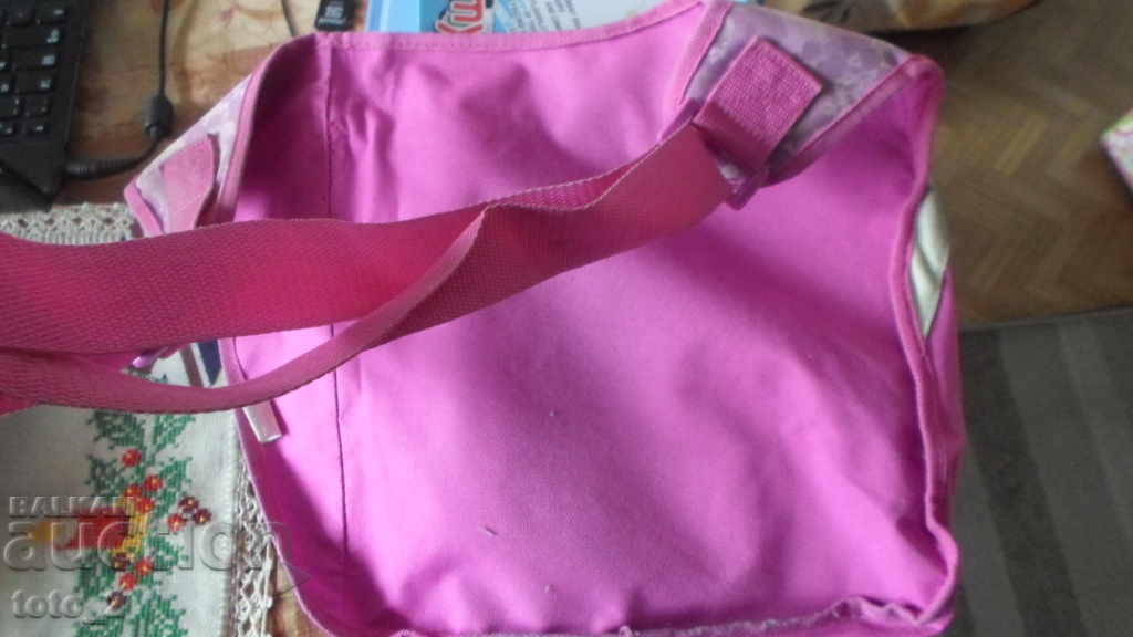 Delivery of Girl's Bag "EAST HIGH SCHOOL"