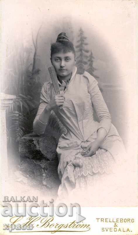 OLD PHOTOGRAPH - CARDBOARD - M0486