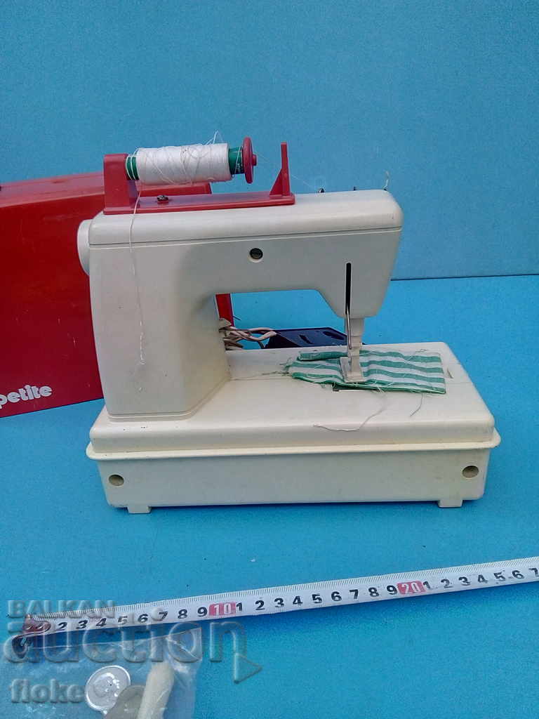 Παράδοση Ραπτομηχανή-παιδί Παράδοση Ραπτομηχανή-παιδί