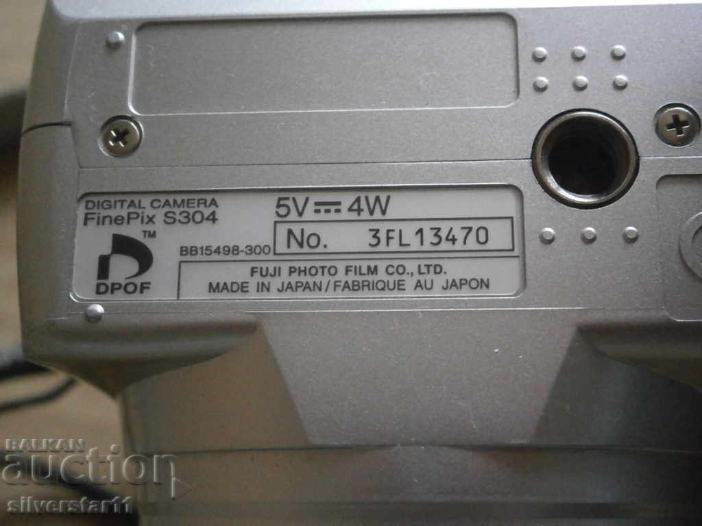 Auction JAPAN FUJIFILM S304 Finepix retro operating camera Auction JAPAN FUJIFILM S304 Finepix retro operating camera