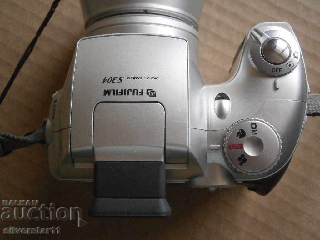 Delivery of JAPAN FUJIFILM S304 Finepix retro operating camera Delivery of JAPAN FUJIFILM S304 Finepix retro operating camera