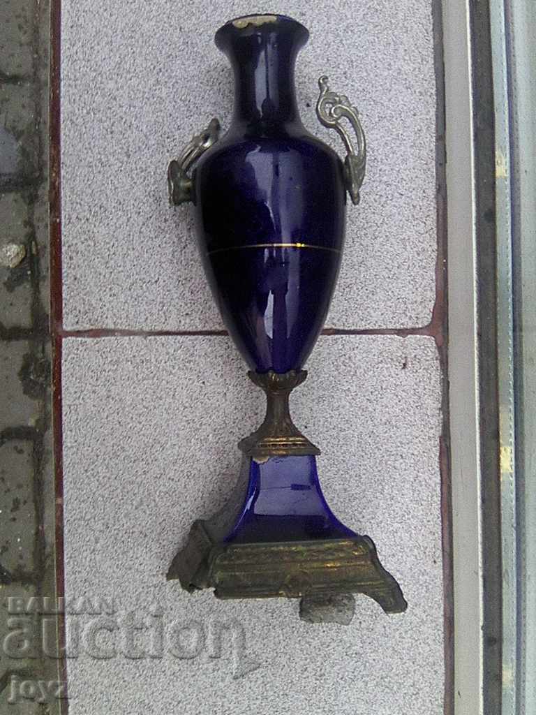 PORCELAIN SET for a CLOCK with TWO CANDLES 1900-1940 - 7 PORCELAIN SET for a CLOCK with TWO CANDLES 1900-1940 - 7