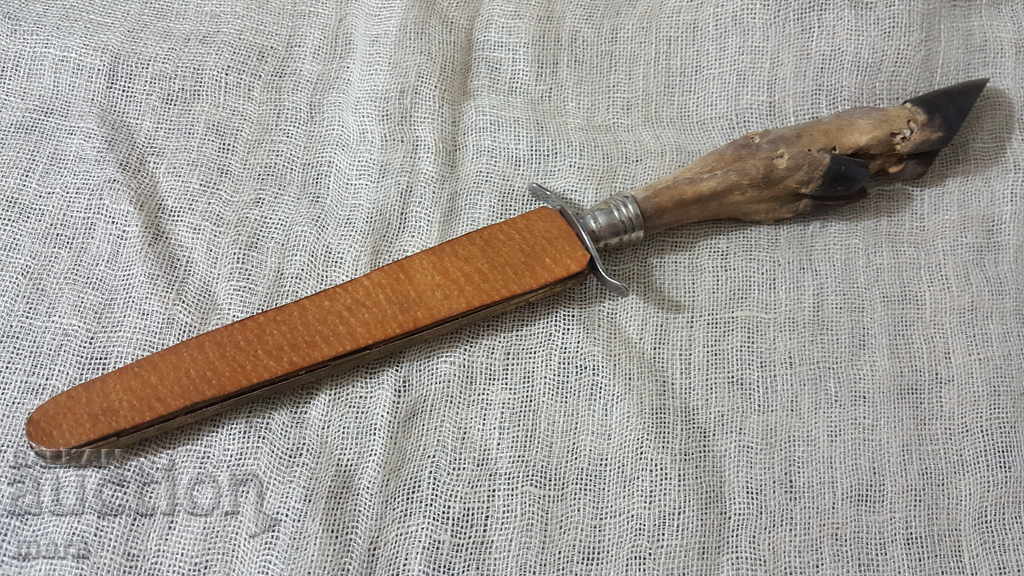 Licitație Un pumnal străvechi Licitație Un pumnal străvechi