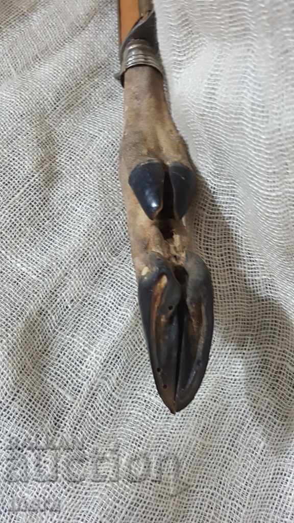 Livrarea Un pumnal străvechi Livrarea Un pumnal străvechi