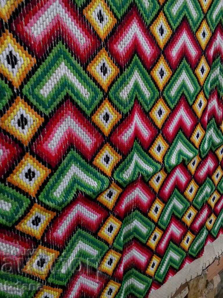 Auction An old hacker, wall cover Auction An old hacker, wall cover