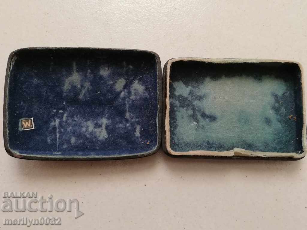 Decorated Old leather case box - 6 Decorated Old leather case box - 6