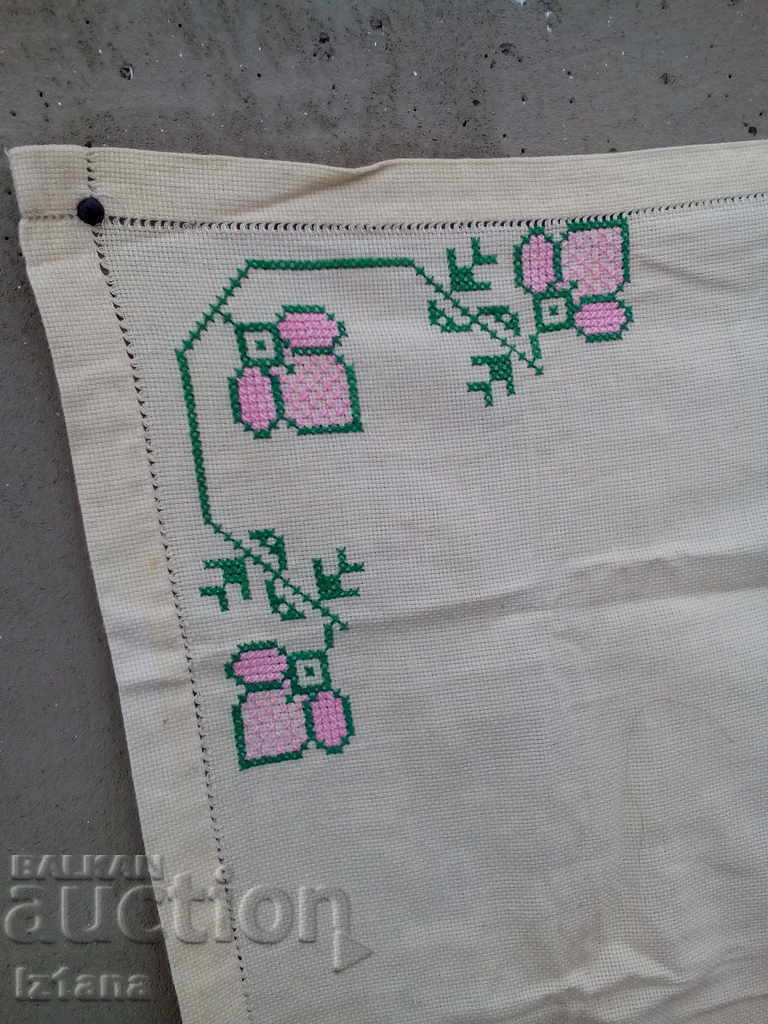 Δημοπρασία Παλιά κεντημένο τραπεζομάντιλο Δημοπρασία Παλιά κεντημένο τραπεζομάντιλο