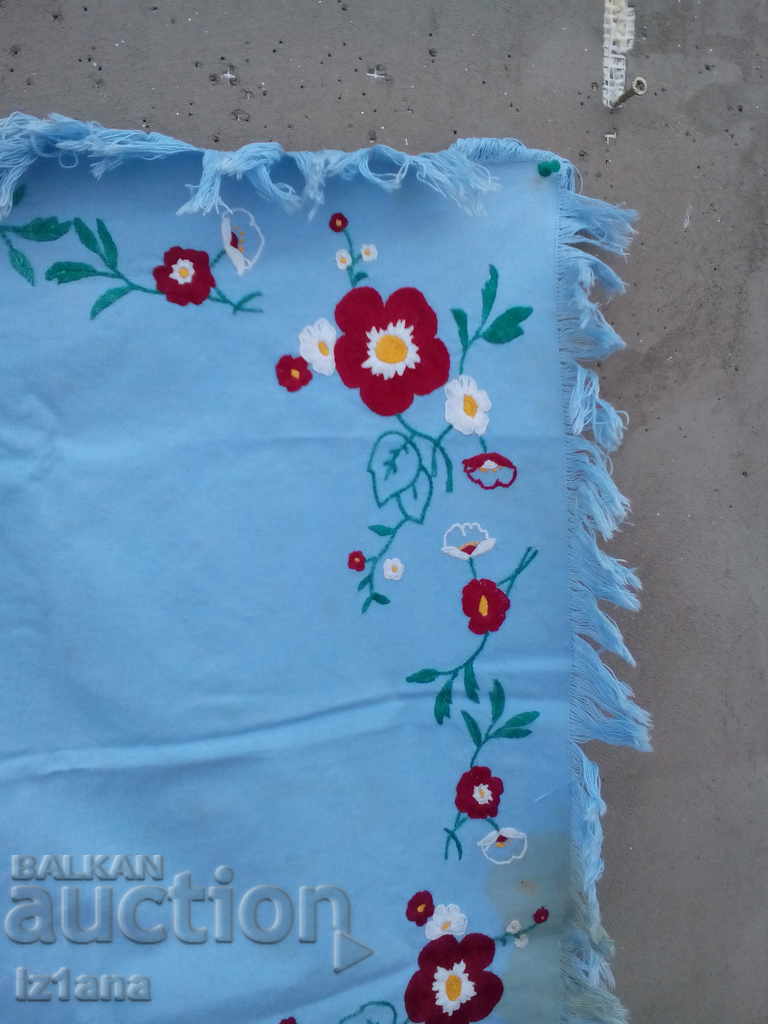 Delivery of Old embroidered tablecloth Delivery of Old embroidered tablecloth